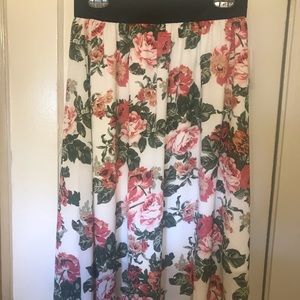 Small brand new Lularoe Lola skirt
